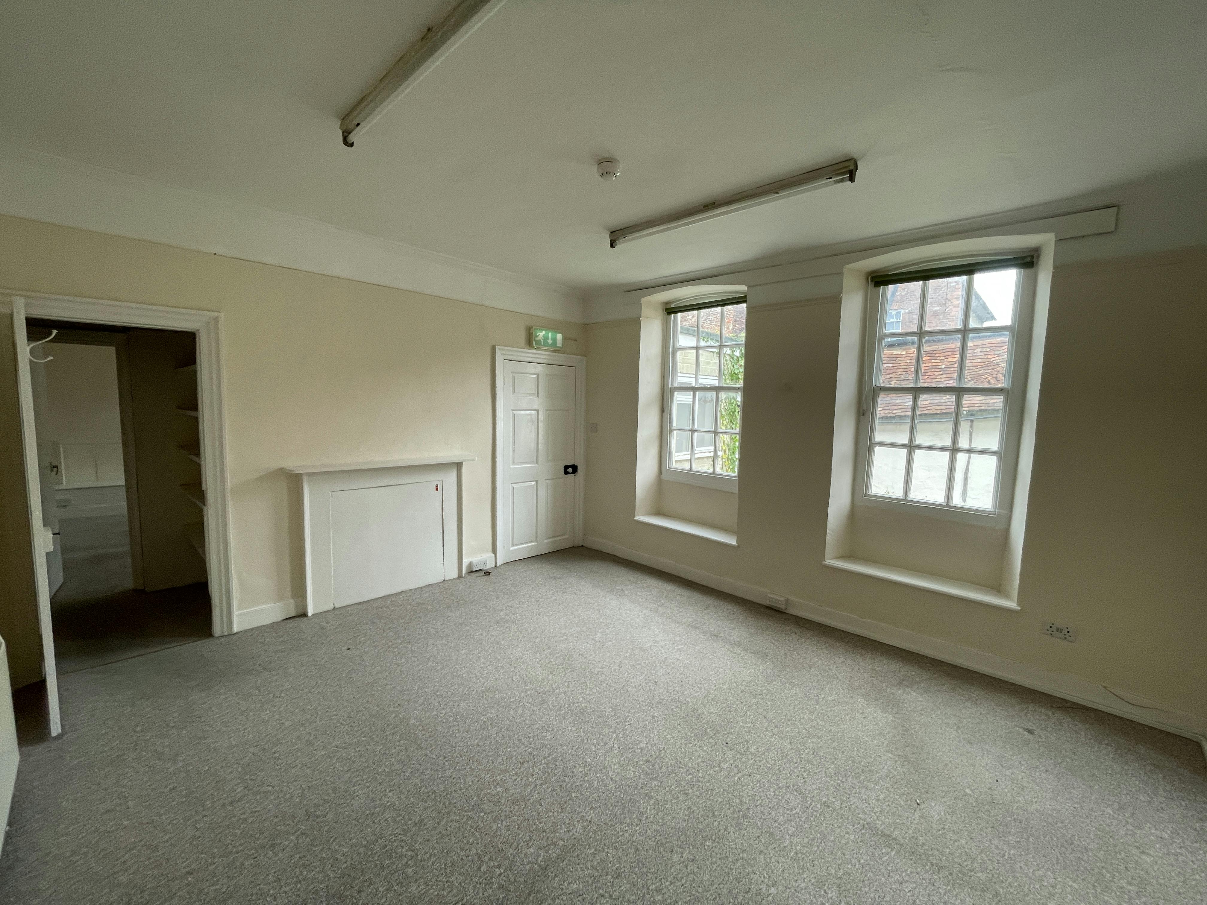 1st Floor Office, Thame, Office To Let - IMG_2467.JPG