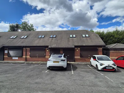 Unit 3/4 Turves Road, Cheadle, Office To Let - 20260821_145927.jpg