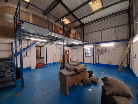 Dolphin Park, Evingar Trading Estate, Whitchurch, Motortrade / Trade Counter / Industrial / Warehouse To Let - 20250808_165351.jpg