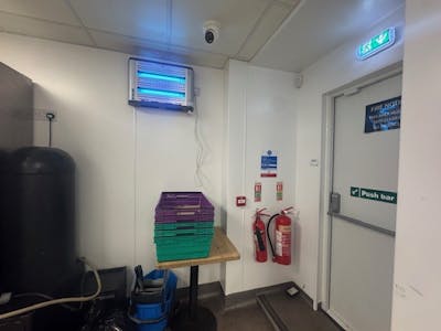 14 Market Place, Abingdon, Office / Retail To Let - Rear Storage (2).jpg