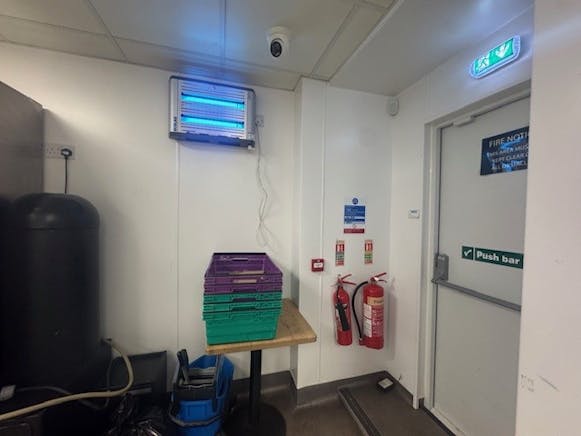 14 Market Place, Abingdon, Offices / Retail To Let - Rear Storage (2).jpg