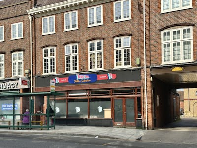 11 Hermitage Road, Hitchin, A3 (Restaurants and Cafes) / Cafe (A1) / Class E Retail / Leisure / E Class restaurant (with extract) / E Class Retail / Leisure (no extract - Open A1) / Food & Beverage / Leisure / Restaurant / Restaurant / Cafe / Retail / High Street Retail / Retail - In Town / Wellbeing To Let - Image 3