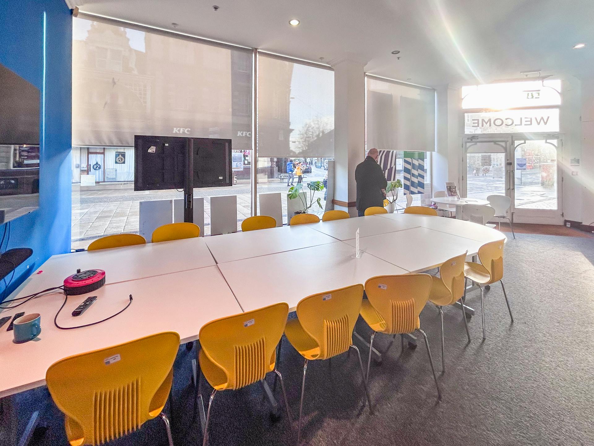 Retail/Shop in Bournemouth - photo 3