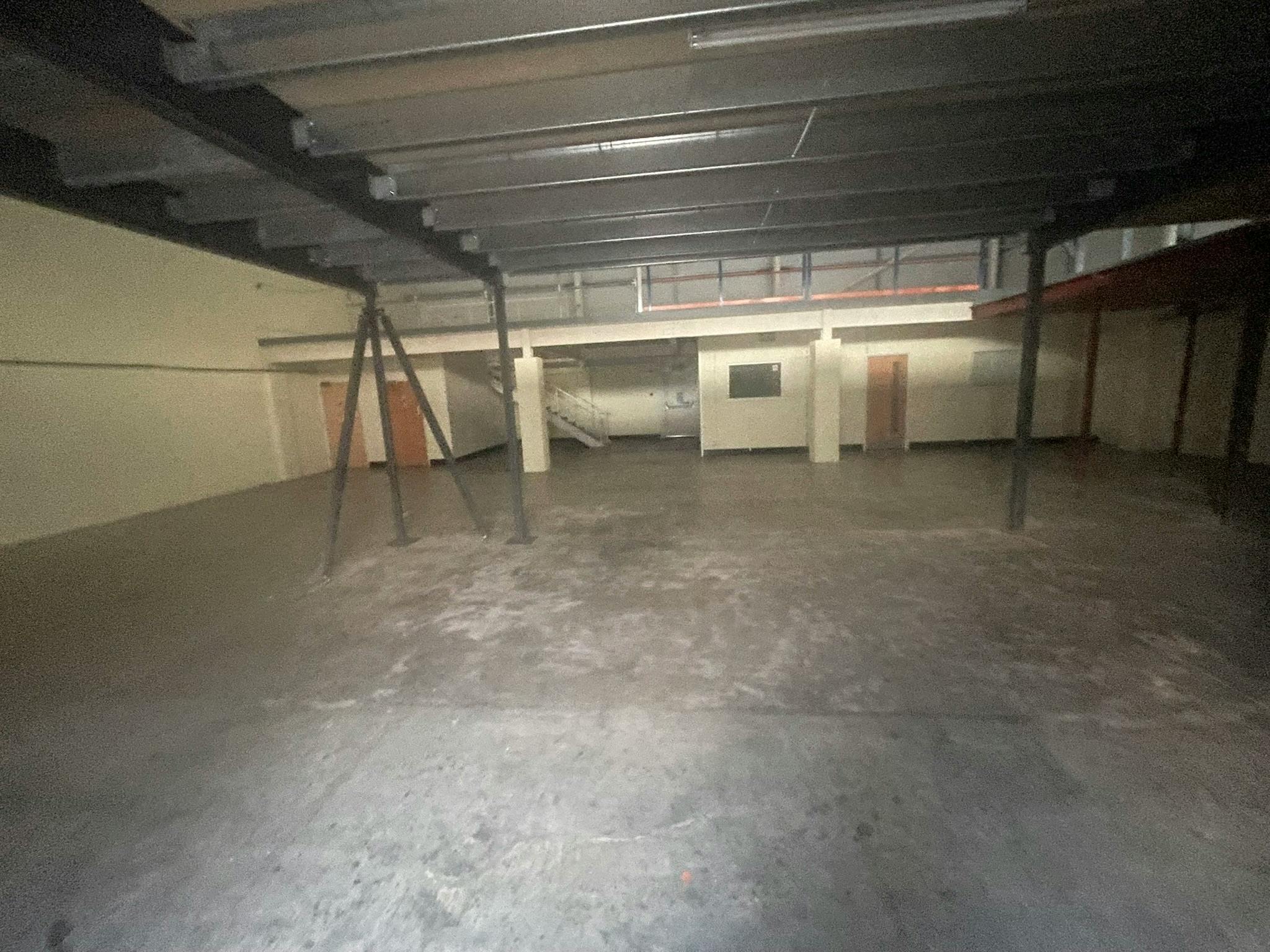 Industrial Unit in London - photo 3