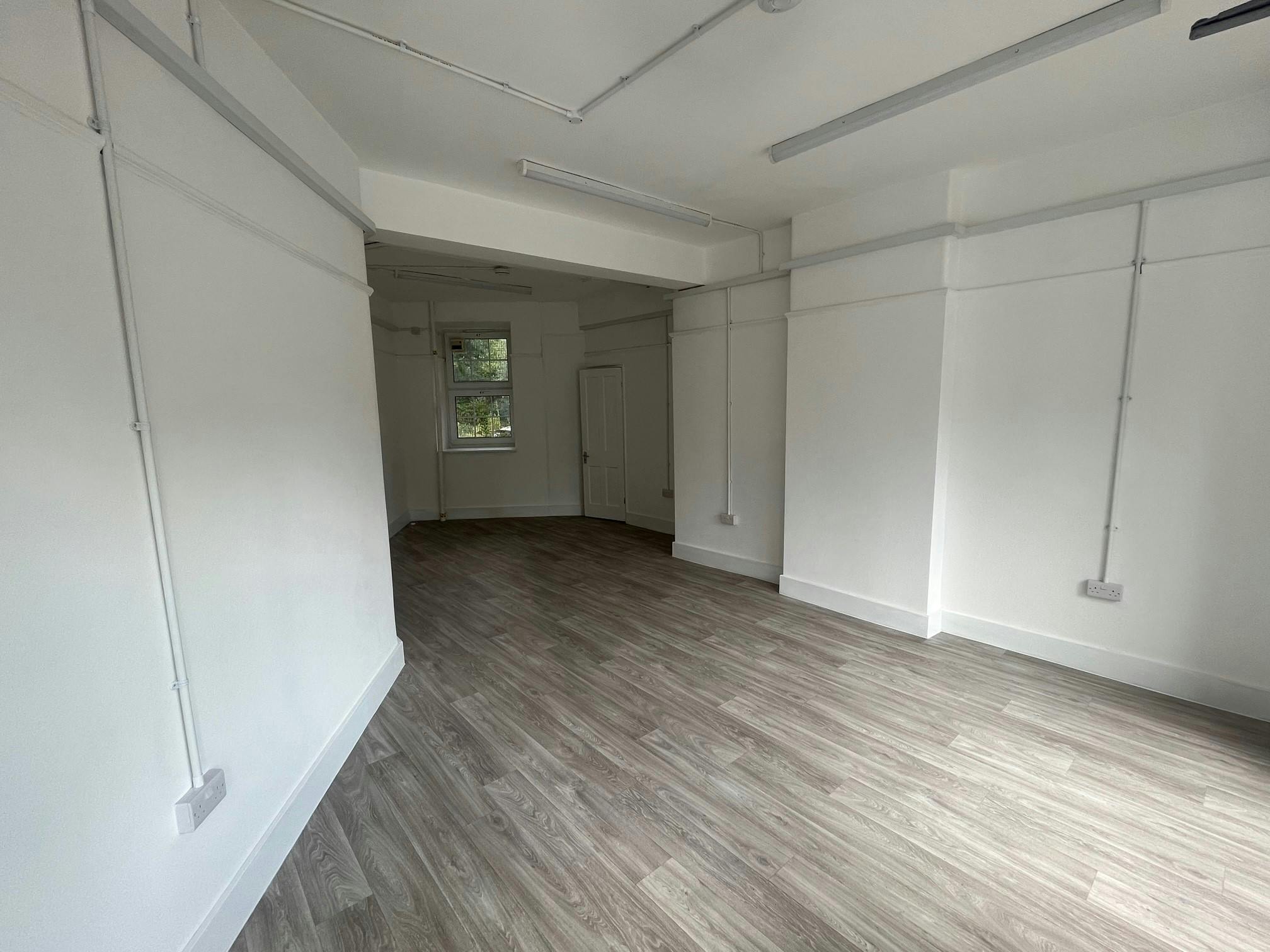 Office in Brockley - photo 4