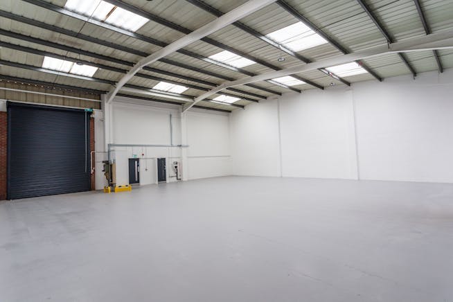 Unit 15, Stocklake Park Industrial Estate, Aylesbury, Industrial To Let - HLP_R_250414_5148.jpg