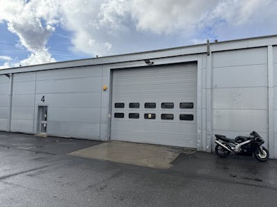 Unit 4 Trackside Business Centre, Abbot Close, Byfleet, Industrial / Warehouse To Let - Front asepct