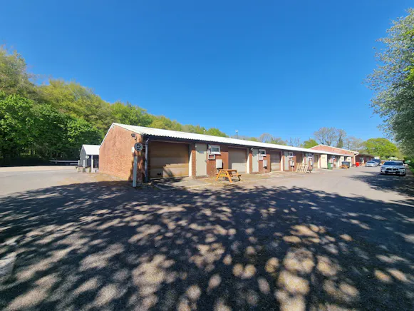 Unit 1 The Calvert Centre, near Basingstoke, Industrial To Let - 20260423_144116.jpg