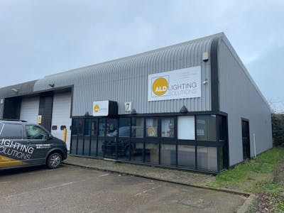 Unit 7, Hailsham, Industrial To Let - 2.jpg