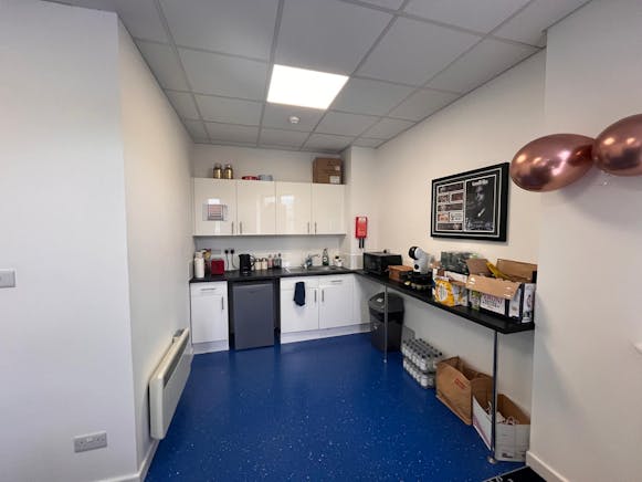 5 Chalfont Court, Amersham, Offices To Let - 8.jpeg