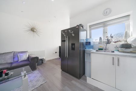 Mixed-Use Freehold, 15-15A Empire Parade, London, Residential / Retail For Sale - Flat 2 15  15a Empire Parade Great Cambridge Road  8JEiyKozB18tynFqTrsM.jpg