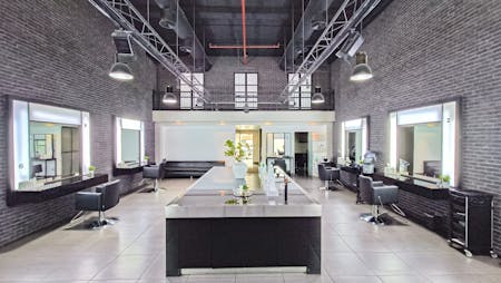 Segaya Plaza Retail for Saloon, Segaya, Manama, Retail To Let - 1.jpg