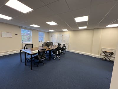 Sanford House, Horsham, Office To Let - IMG_2257.jpg