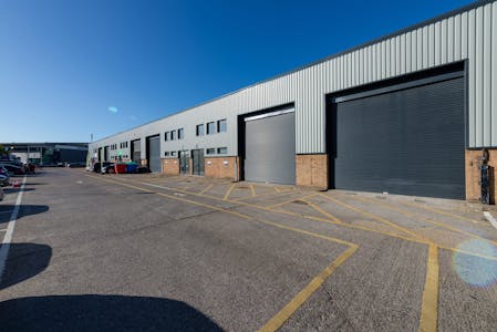 Unit 7 Westpoint Trading Estate, Acton, Warehouse To Let - Westpoint Acton EXT  Sept 231.jpg