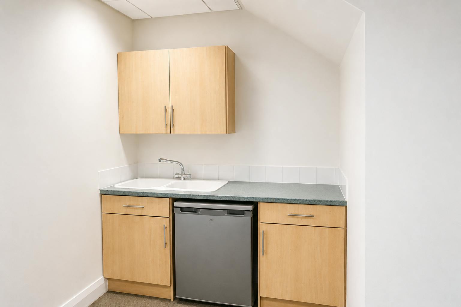 Unit 3 RO24, Harlow, Offices To Let - Unit 3 RO24 Interior 2 .png