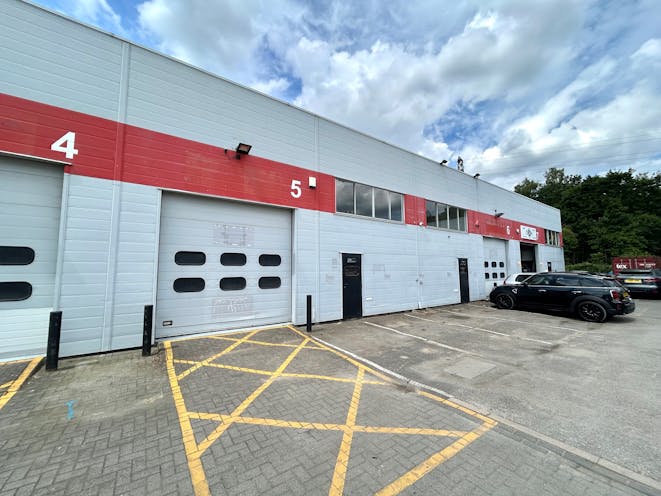 Unit 4-6 Wintonlea, Woking, Warehouse & Industrial To Let - external3.jpg