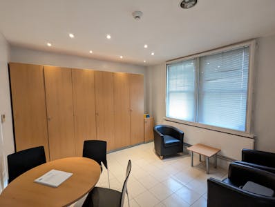 23 King Street, Watford, Office For Sale - PXL_20251210_102246172.jpg