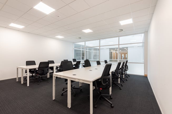 Spaces (Regus), Building 1, Chalfont Park, Gerrards Cross, Offices / Offices To Let - 4077_11.jpg