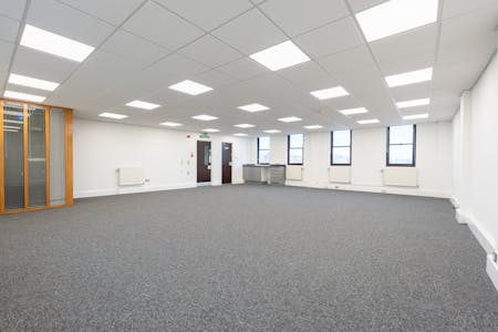 Sheridan House, Winchester, Investment / Office / Retail For Sale - DSC05787.jpg