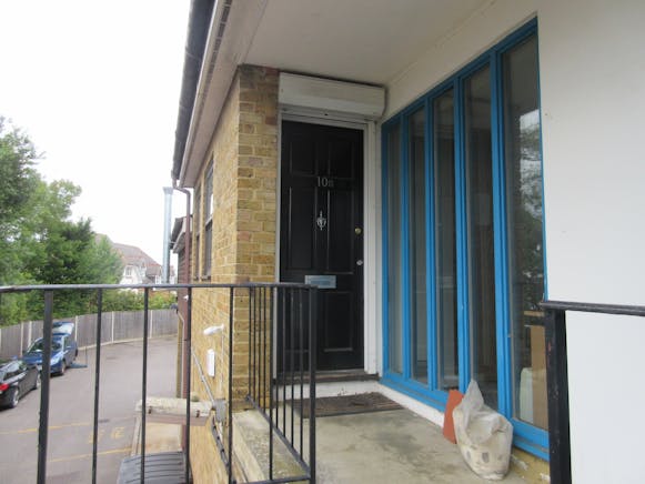 10B Robin Hood Road, Woking, Offices To Let - IMG_9617.JPG