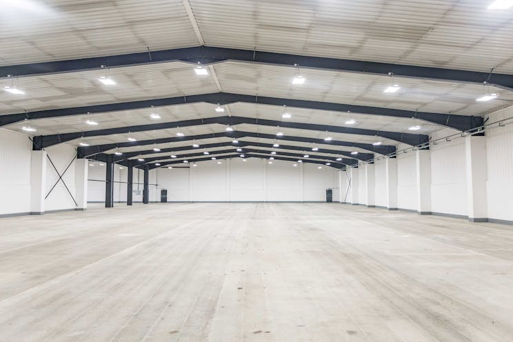 Unit D Kennetside Industrial Estate, Newbury, Industrial / Warehouse To Let - HLP_AO_251113_9045.jpg