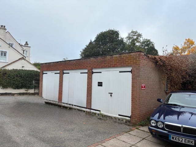 31 High Street, Cookham, Investment / Other / Retail For Sale - IMG_2770.jpg