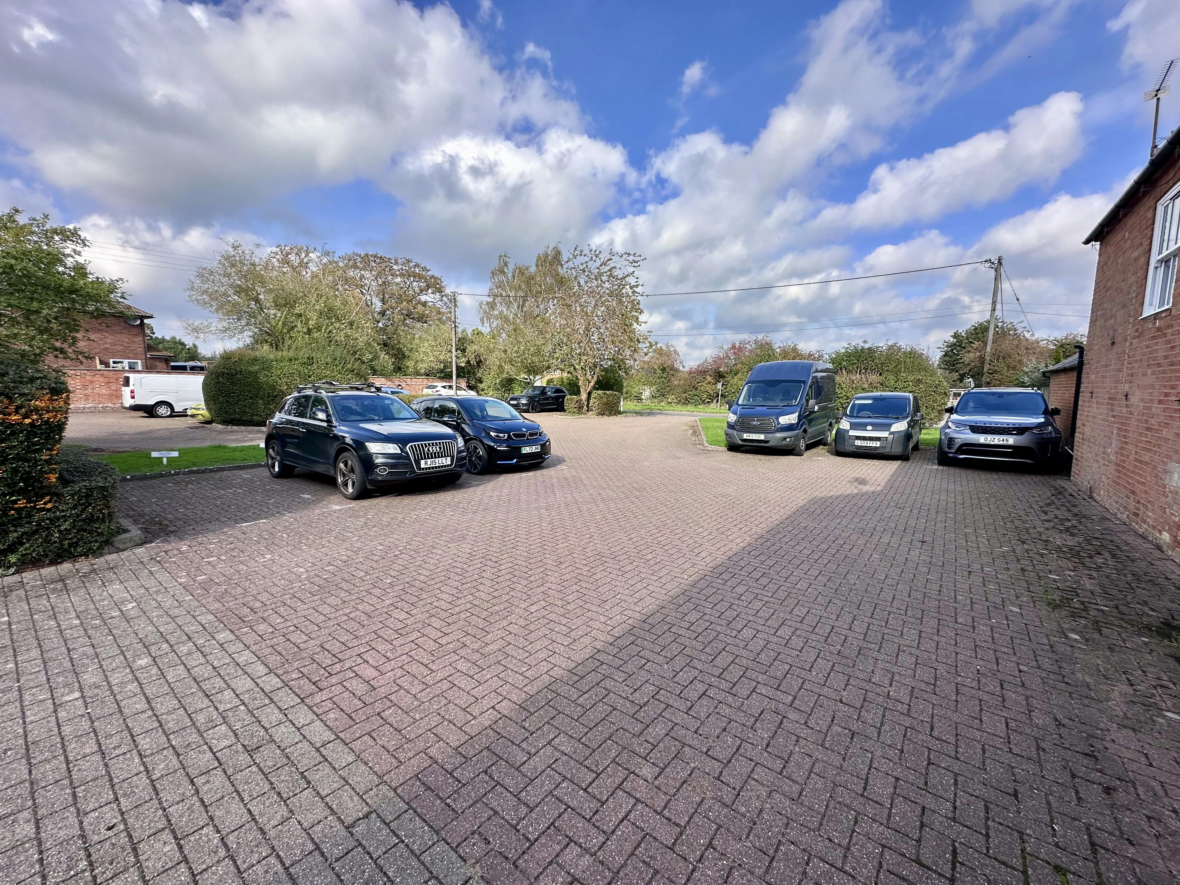 Unit 1, Haybarn Business Park, Aston Abbotts, Industrial / Office To Let / For Sale - IMG_8771.jpeg