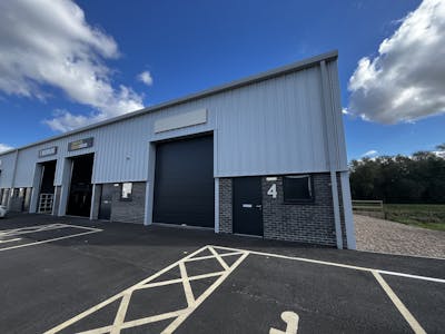 Unit 4, Lincoln, Light Industrial To Let - Unit 4 external2.jpg