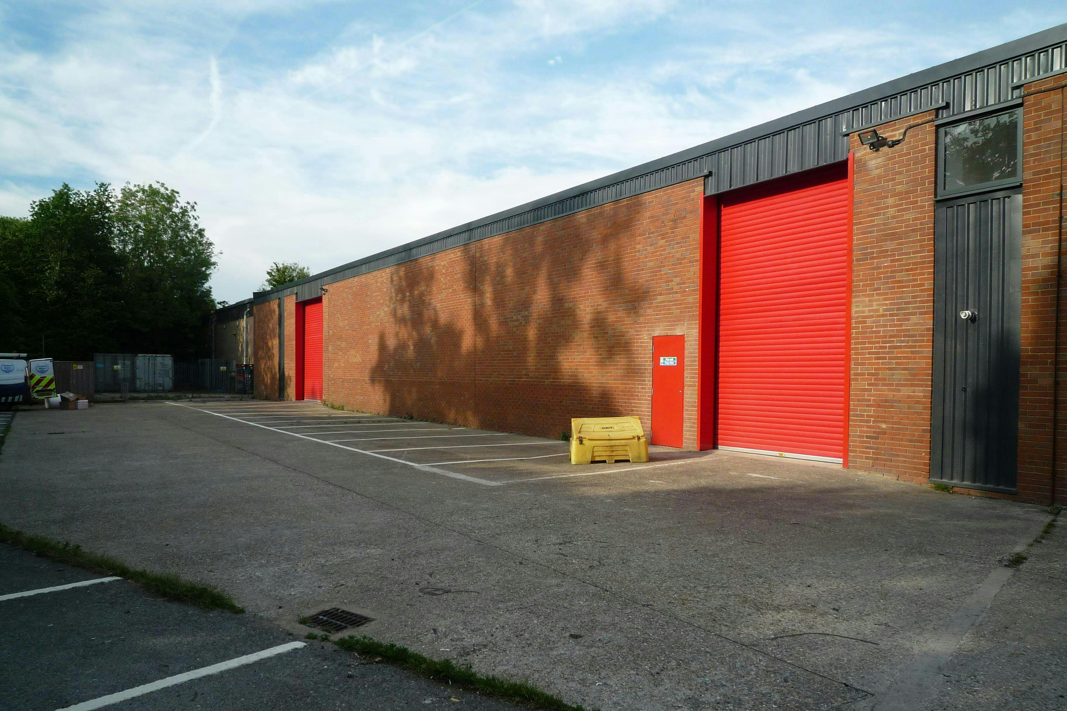 5 Brook Trading Estate, Aldershot, Industrial / Warehouse To Let - 501d18f513b1e463296463ba53a4ff10-letting16940.jpeg
