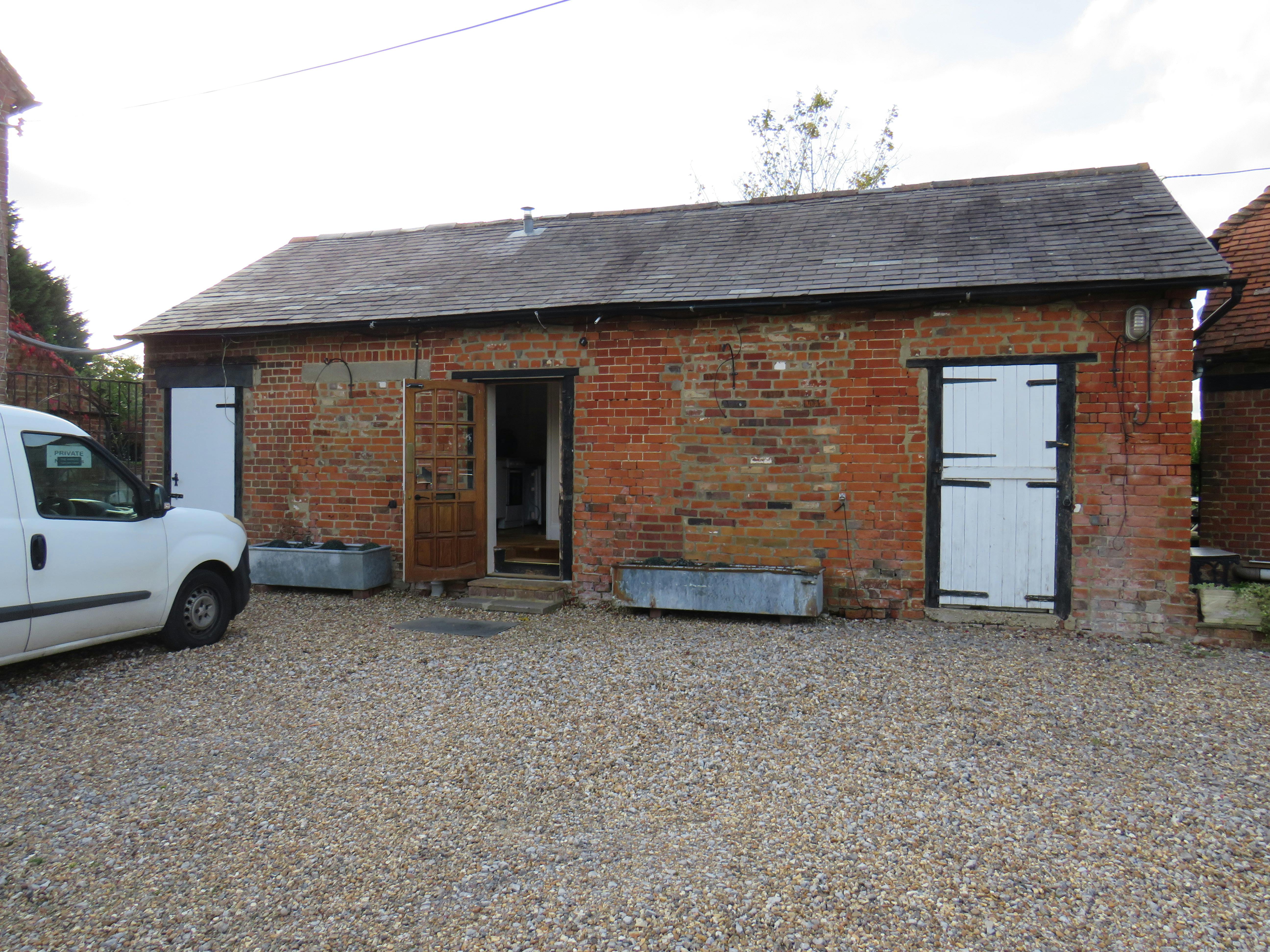 Taplins Farm, Hartley Wintney, Offices / Warehouse & Industrial To Let - IMG_1885.JPG