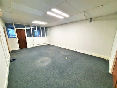 Maxron House, Stockport, Office To Let - 20220201_085319 2.jpg