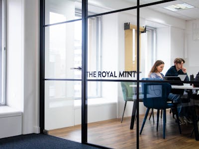 2-Work, Bank House, Leeds, Office / Serviced Office To Let - Bank House  meeting room_Photo_9_large.png