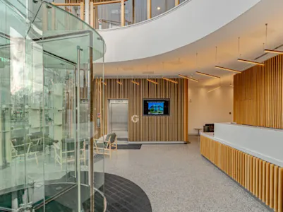 401 Grafton Gate, Milton Keynes, Office To Let - 401-grafton-284-510x382.jpg