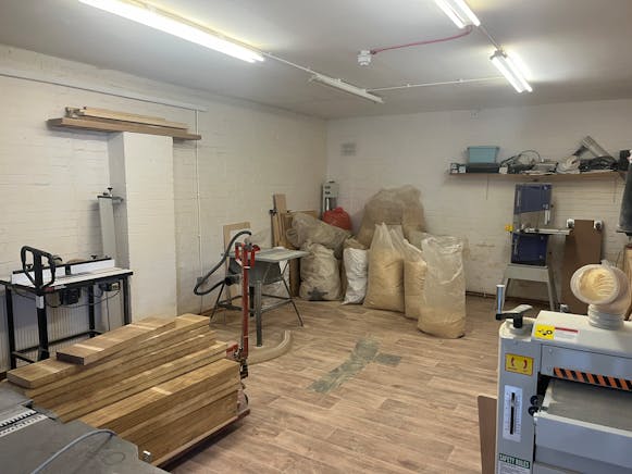 6 Grafton Street, High Wycombe, Industrial / Offices For Sale - 20250408_080130549_iOS.jpg