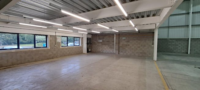 Unit 1A Henley Business Park, Pirbright Road, Guildford, Industrial / Warehouse To Let - 20240611_162431.jpg