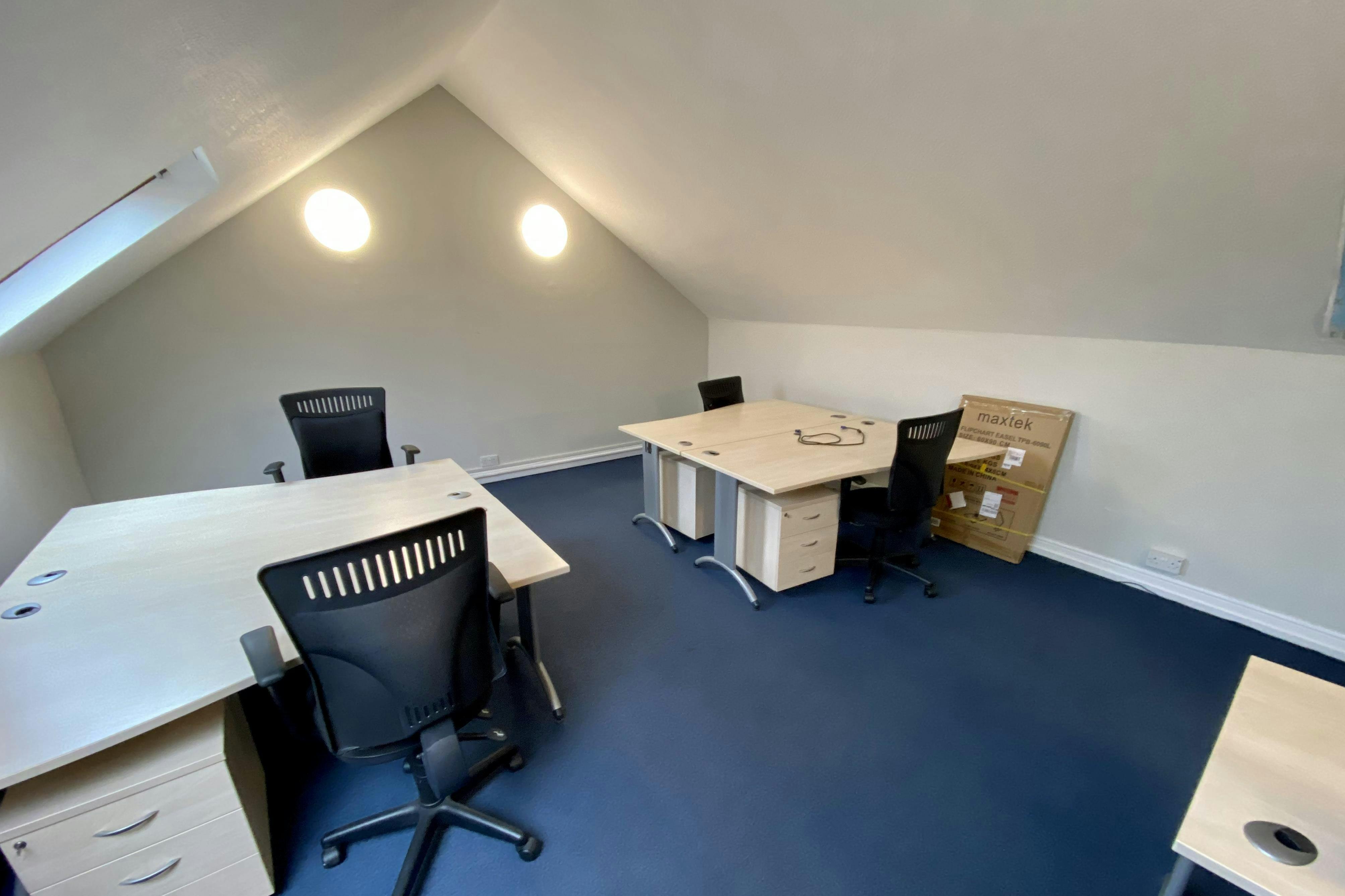 Sanderum Centre, Chinnor, Office To Let - IMG_1852 2.JPG