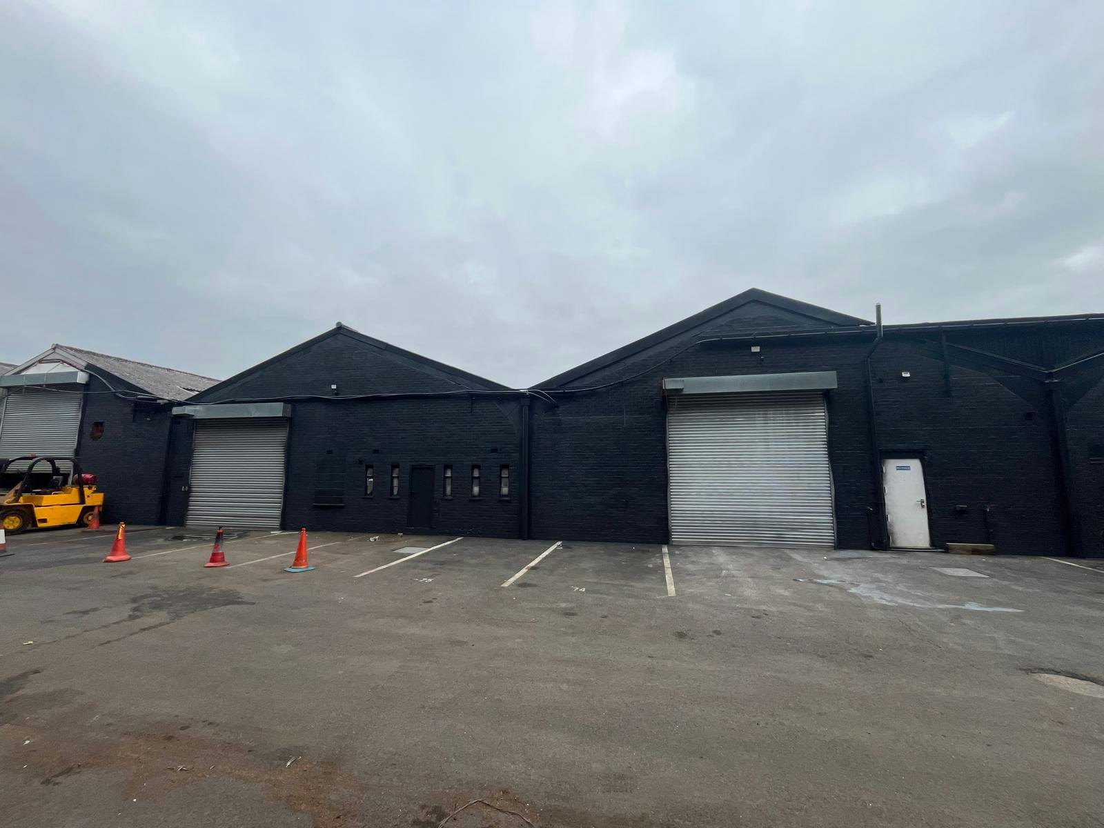 Industrial Unit in Hoddesdon - photo 4