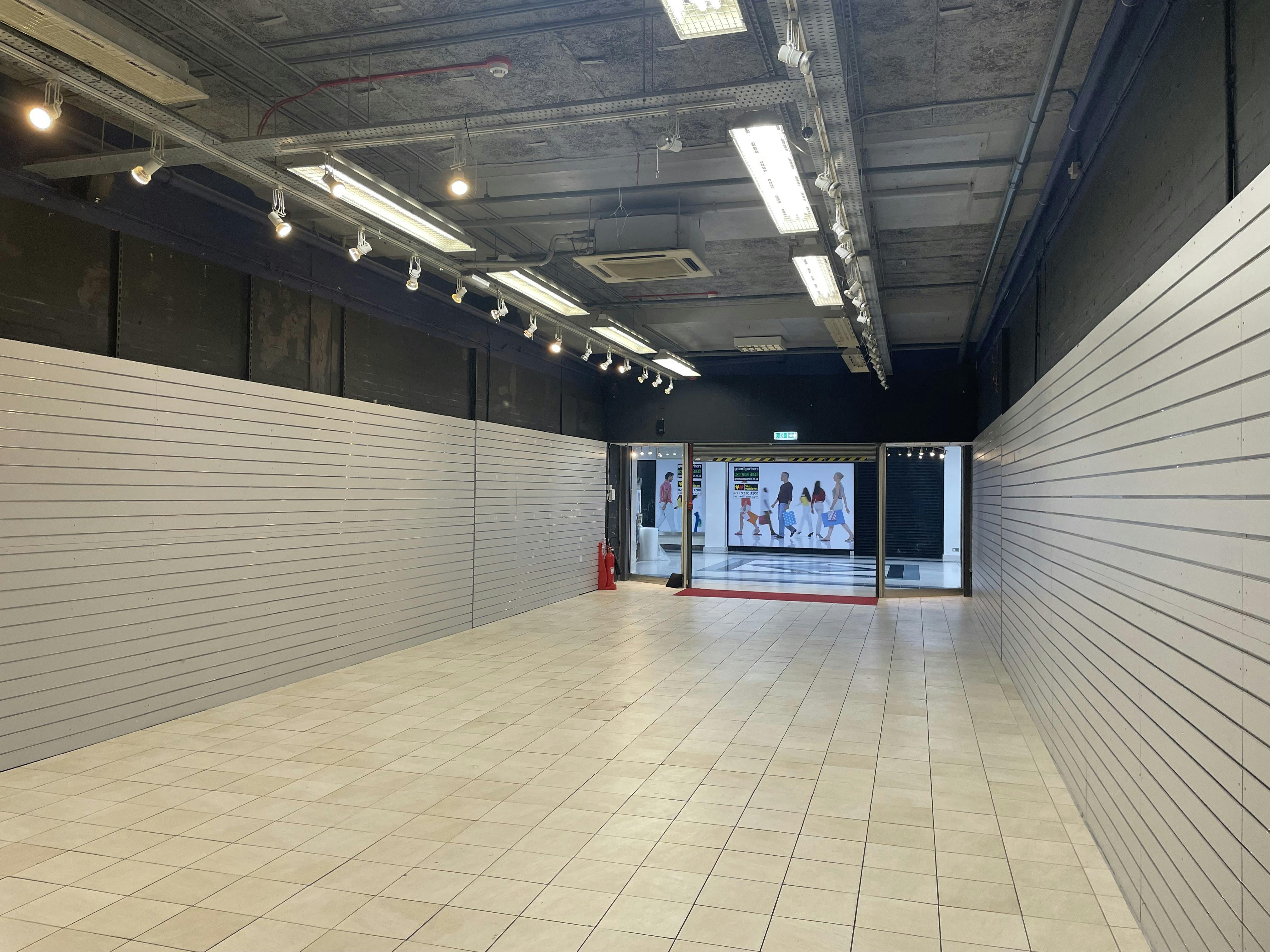 Retail/Shop in Fareham - photo 2