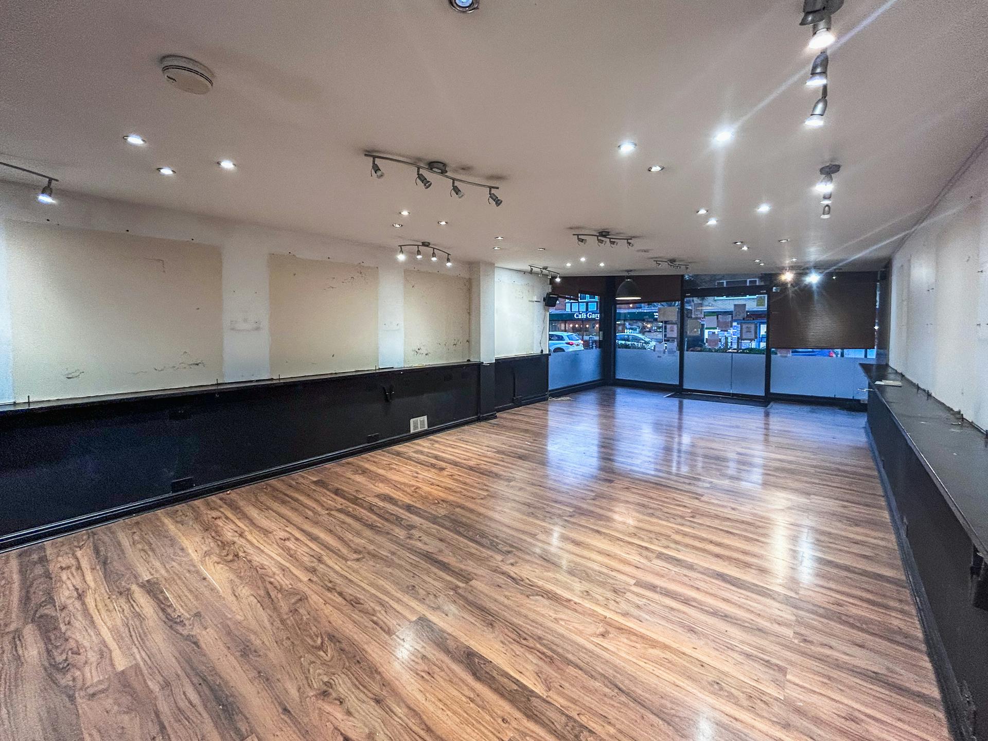 Retail/Shop in Broadstone - photo 2