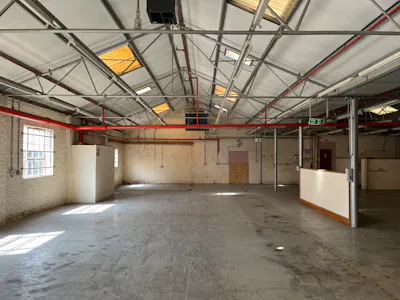 Unit 2, High Wycombe, Industrial To Let - 20260826_115922195_iOS.jpg