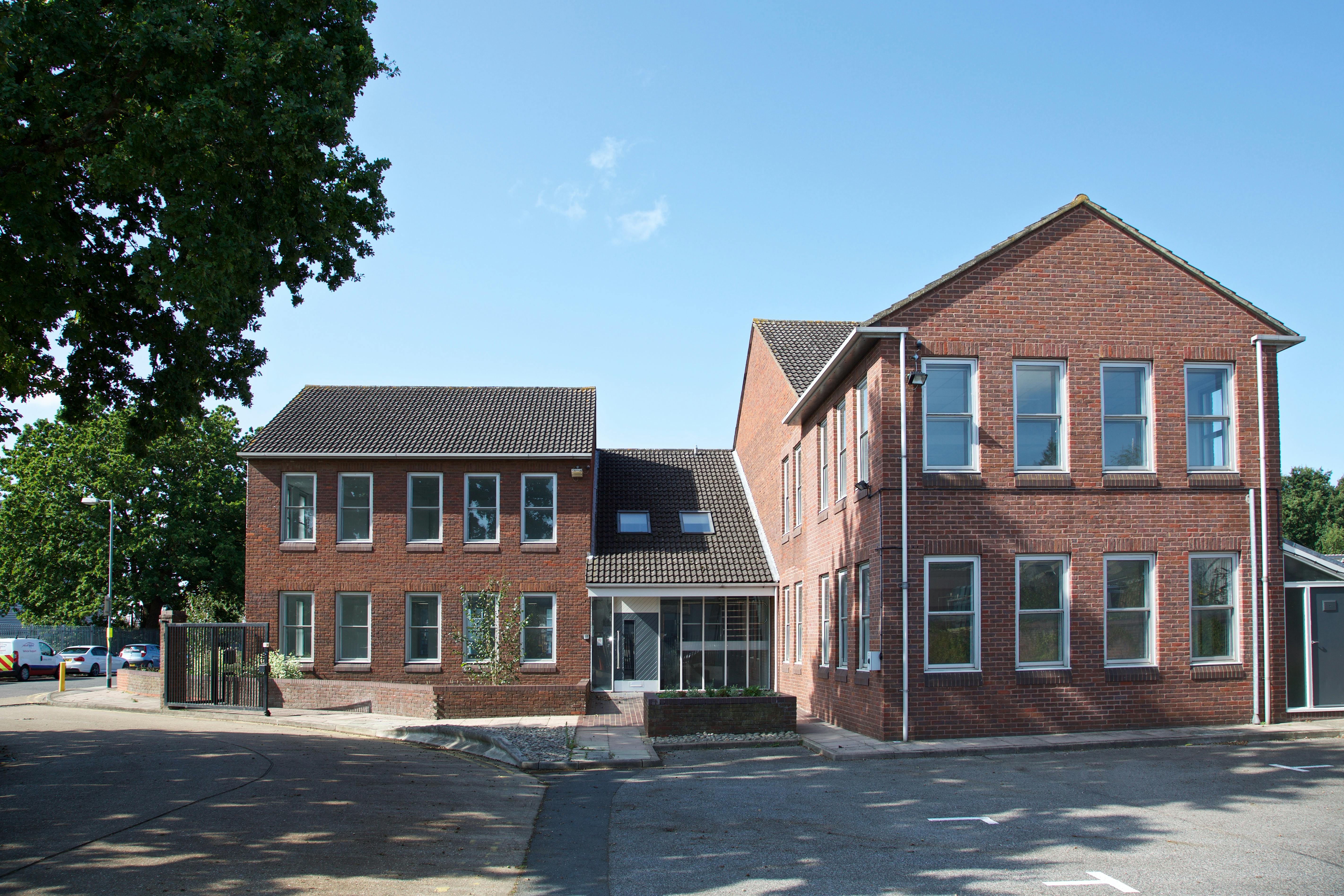 Office in West Byfleet - photo 3