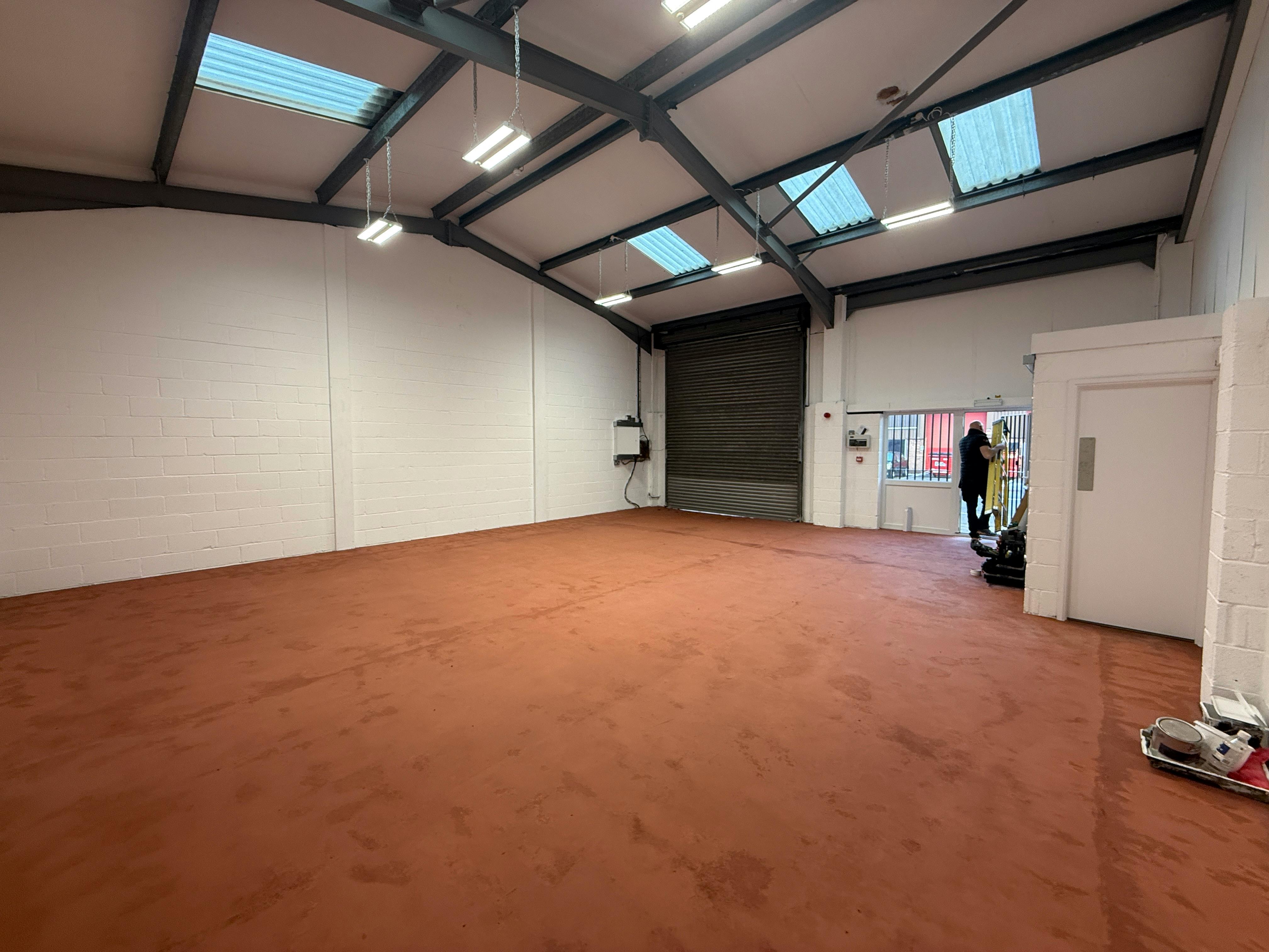 Industrial Unit in Bournemouth - photo 2