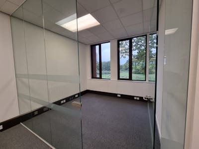 First Floor LHS, Bramber House, Crawley, Office To Let - 20221028_092246.jpg