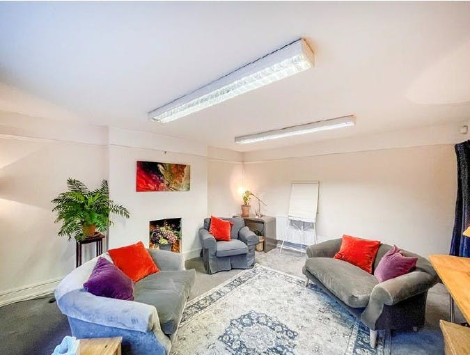 19 East Street, Farnham, Offices To Let - 3.jpg