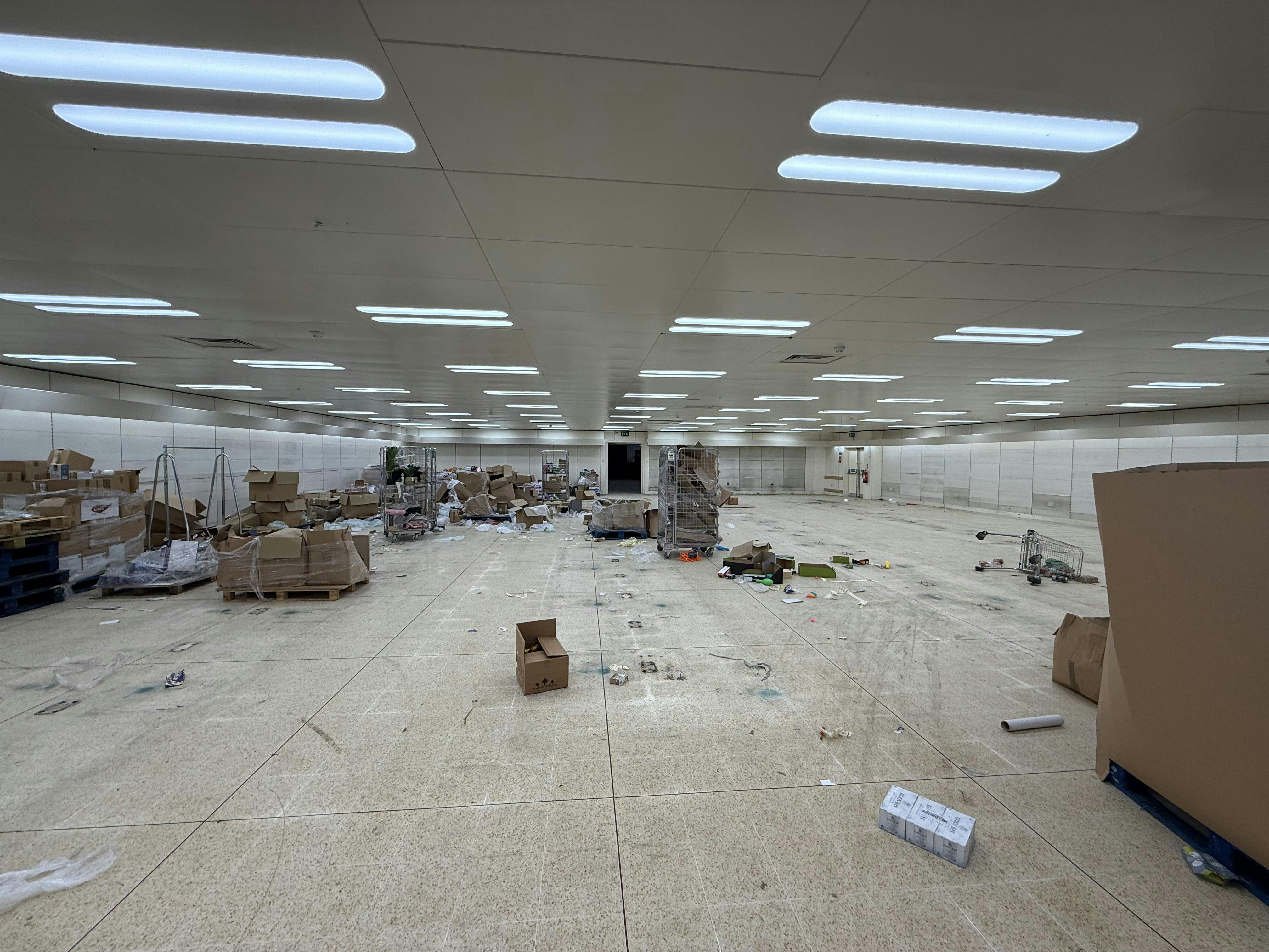 Unit 25, West Rivergate Shopping Centre, Peterborough To Let - Main Floor.jpg