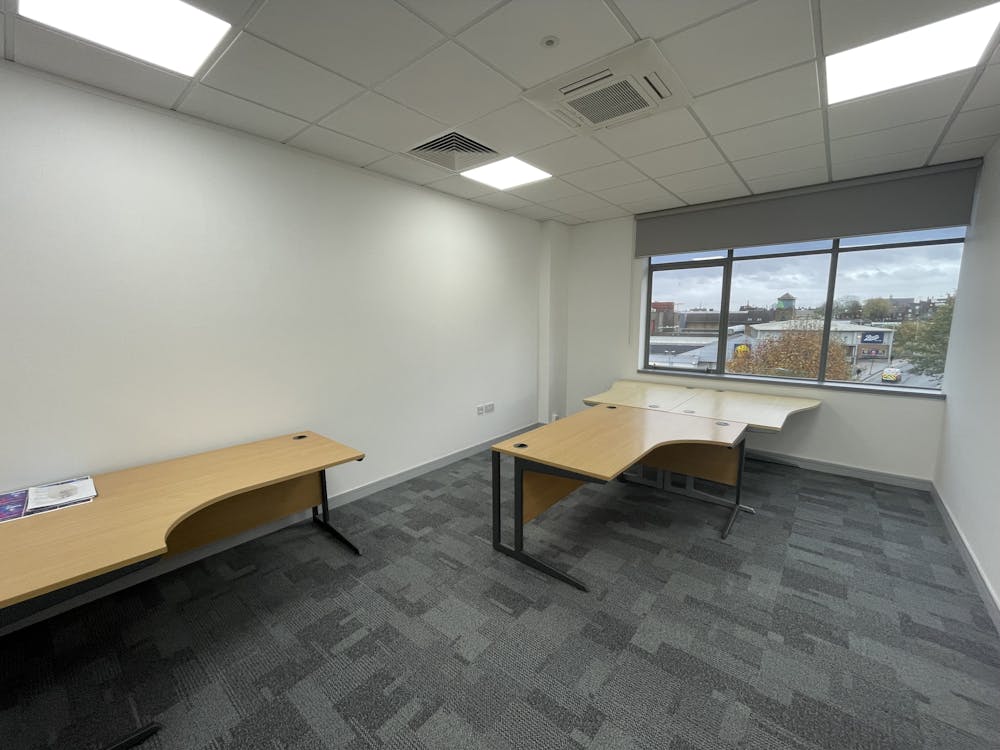 160 Falcon Road, London, Office To Let - IMG_1494.jpeg