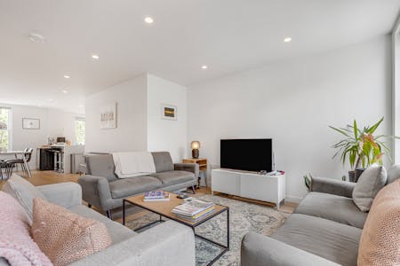St John Street, London, Residential Flat To Let - Reception Room