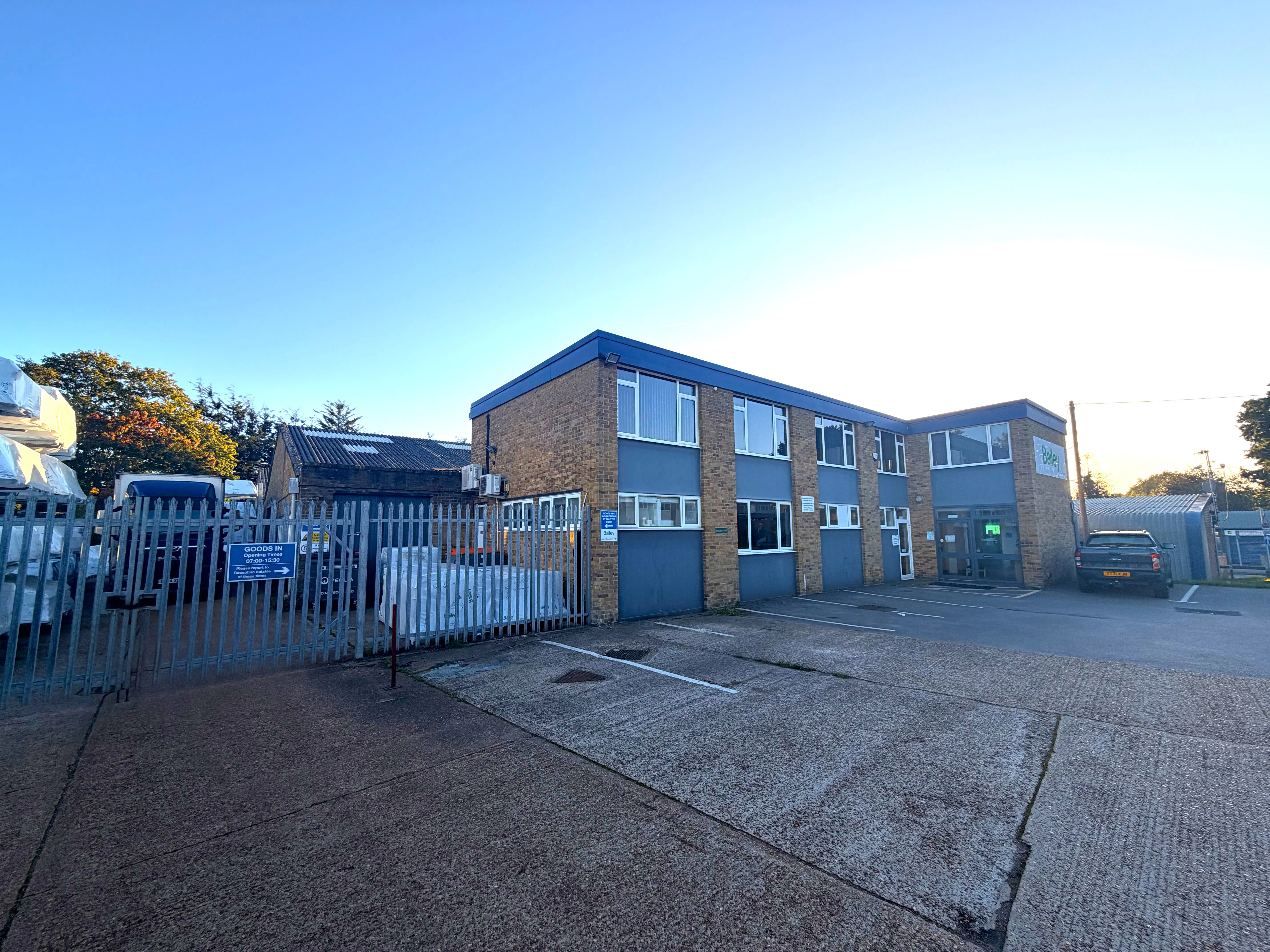 Part Unit 2 Blatchford Close, Horsham, Industrial To Let - IMG_8507.jpeg