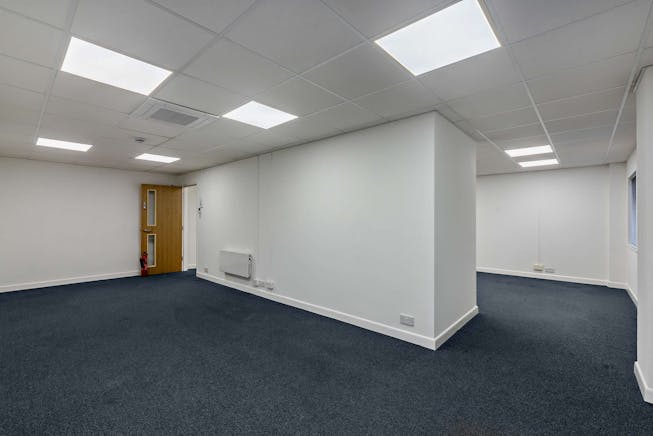 Unit 4, Rivermead Business Park, Station Road, Thatcham, Industrial / Warehouse To Let - 8630403interior10800.jpg