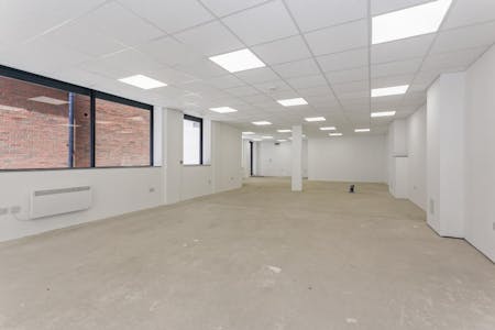 Prominent Unit, 21a Buckingham Street, Aylesbury, E (Commercial / Business / Service) / Retail To Let - Photo 7